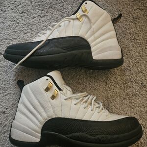 Nike White and Black Sneakers